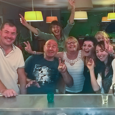 Moment de partage au bar