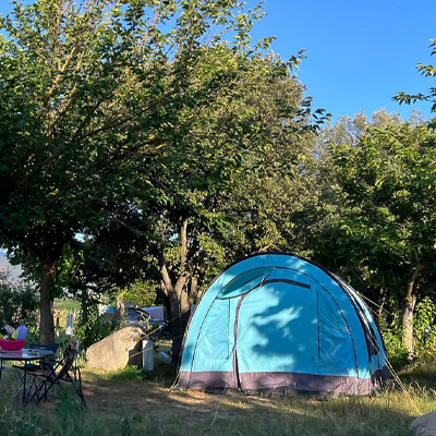 Emplacement ombragé de camping