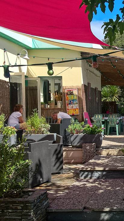 Terrasse du Bar-restaurant du camping Santa Barabara, à Corte en Corse